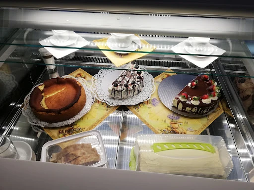 dolce vita eis und pizza  photo 2